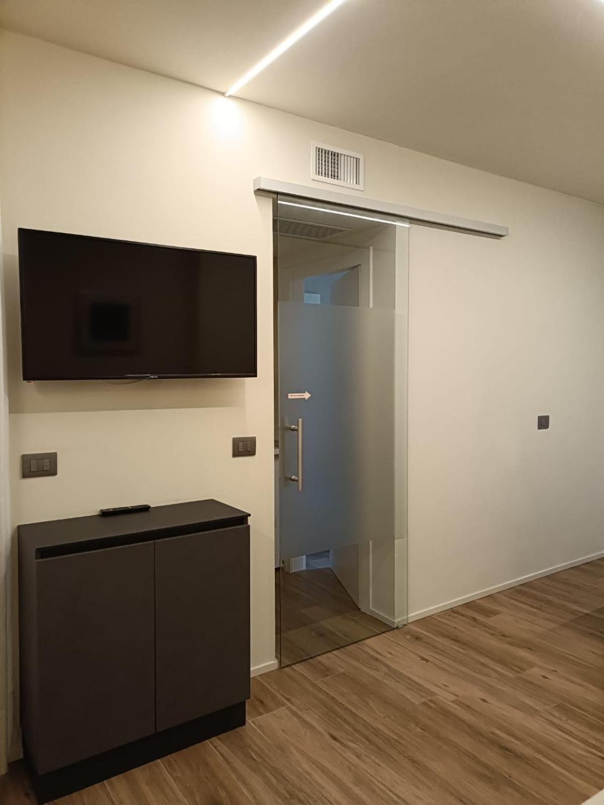 רוסולינה מארה Riviera Apartments Near The Beach + Parking מראה חיצוני תמונה