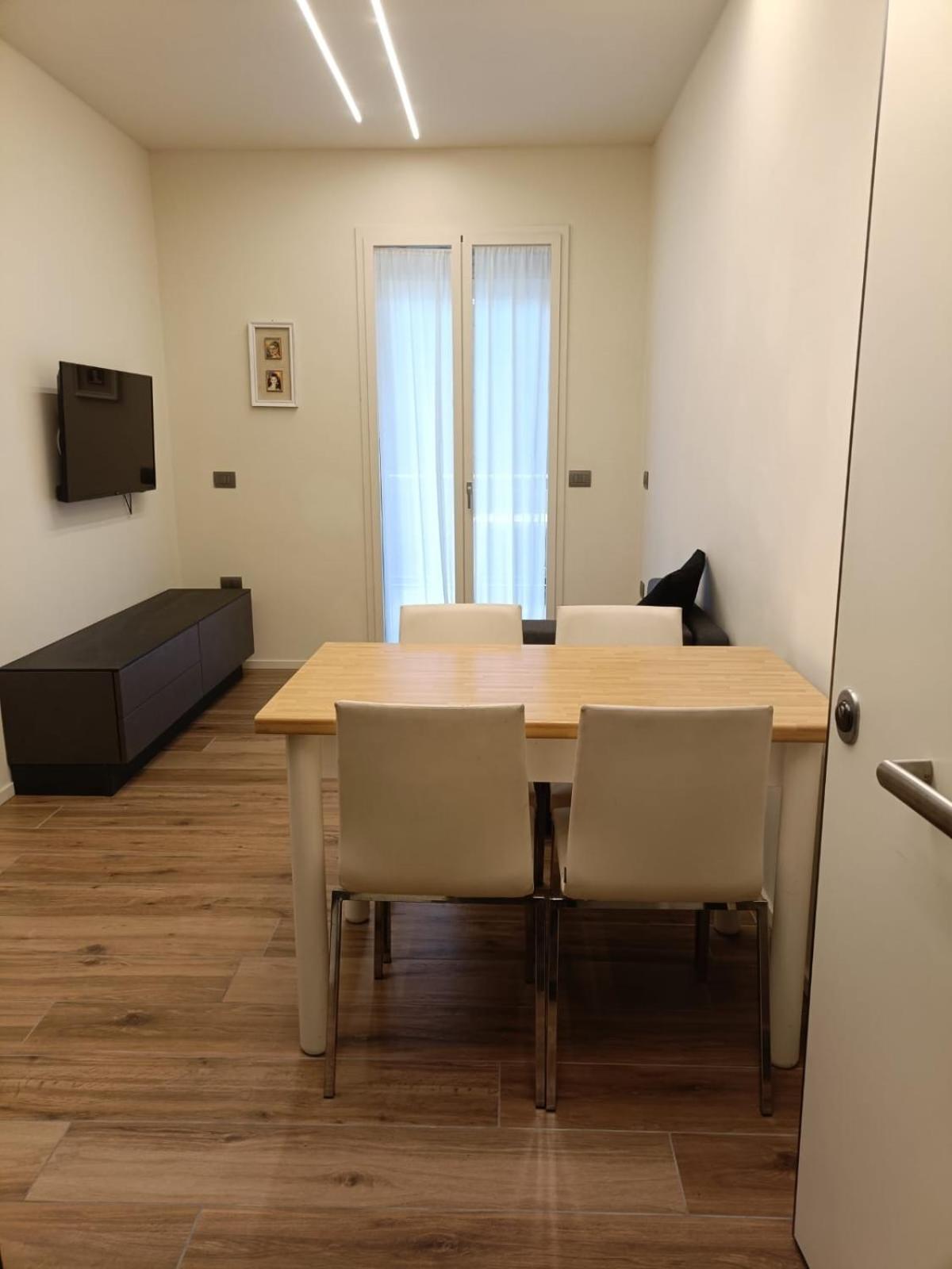 רוסולינה מארה Riviera Apartments Near The Beach + Parking מראה חיצוני תמונה